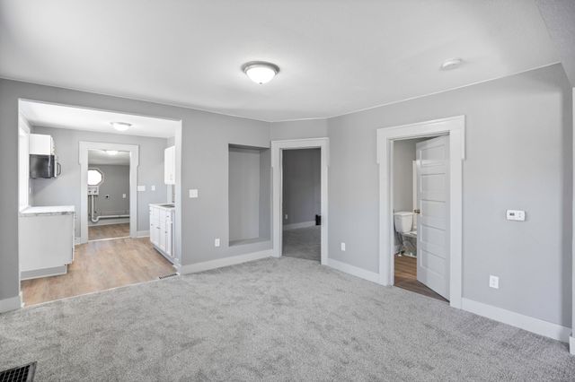 2574 Onawa Street, Des Moines, IA 50317