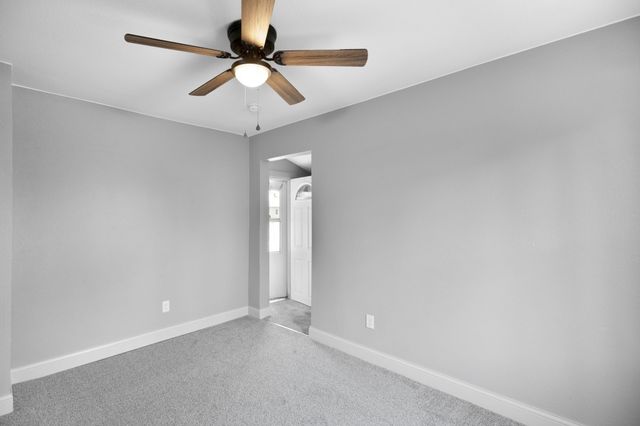 2574 Onawa Street, Des Moines, IA 50317