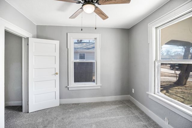 2574 Onawa Street, Des Moines, IA 50317