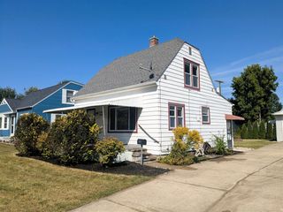31948 Dover Street, Garden City, MI 48135
