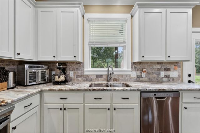 1872 Morgan Lane, Franklin, TX 77856