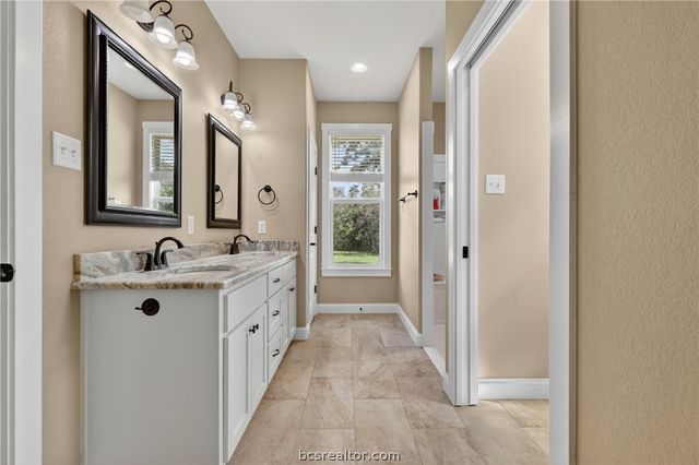 1872 Morgan Lane, Franklin, TX 77856