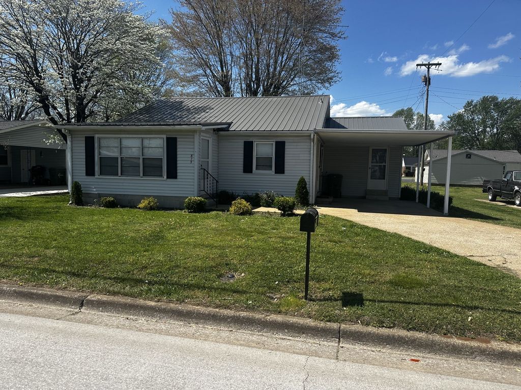 813 N Military Ave, Lawrenceburg, TN 38464