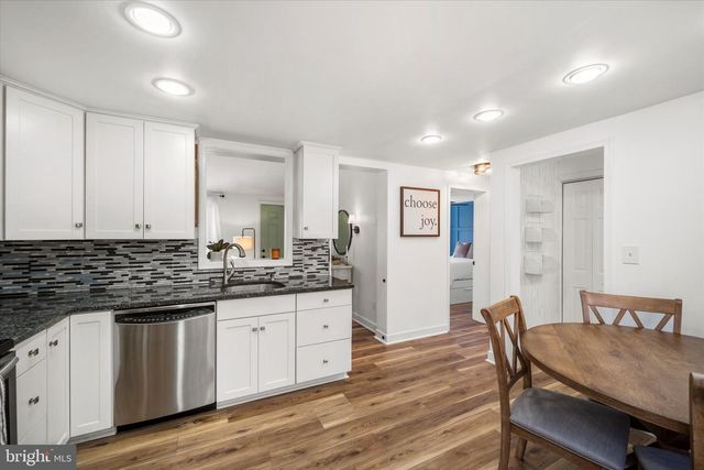 2400 YOUNGS DR, Haymarket, VA 20169