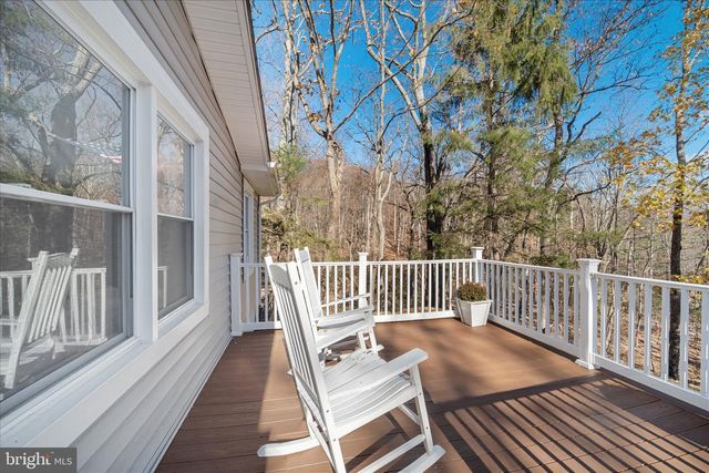 2400 YOUNGS DR, Haymarket, VA 20169