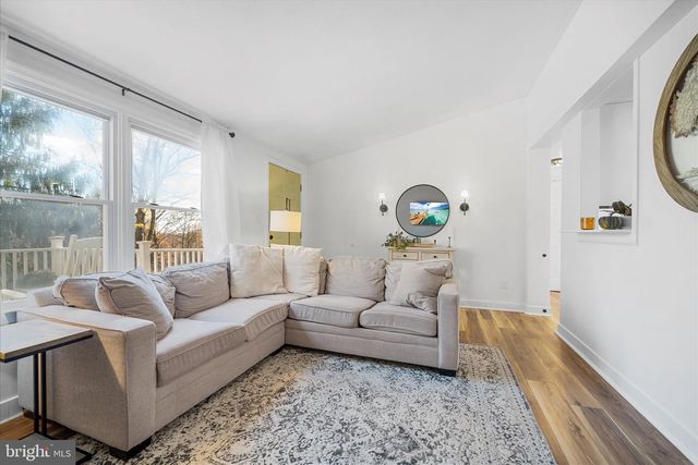 2400 YOUNGS DR, Haymarket, VA 20169