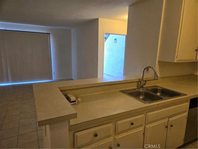 2501 W Sunflower F4, Santa Ana, CA 92704