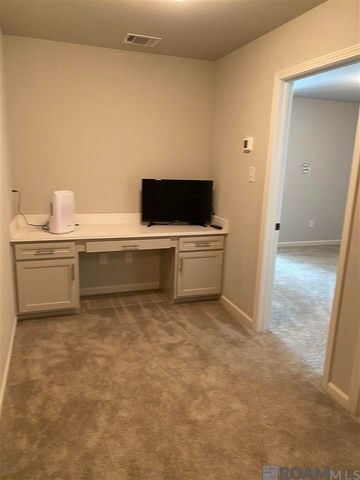 1058 Shadow Bluff Dr, Baton Rouge, LA 70820