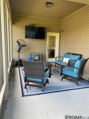 1058 Shadow Bluff Dr, Baton Rouge, LA 70820