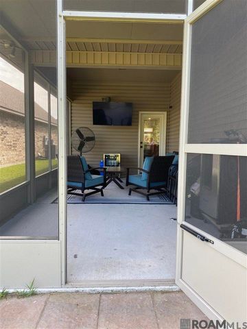 1058 Shadow Bluff Dr, Baton Rouge, LA 70820