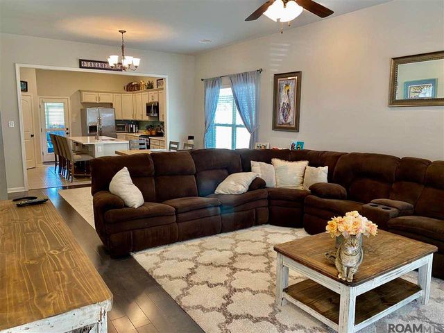 1058 Shadow Bluff Dr, Baton Rouge, LA 70820