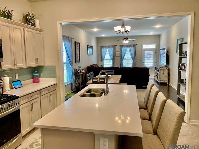 1058 Shadow Bluff Dr, Baton Rouge, LA 70820