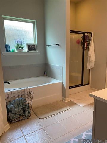 1058 Shadow Bluff Dr, Baton Rouge, LA 70820