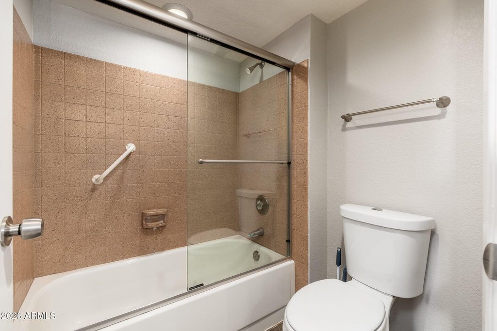 Image 27 of property listing at 12212 N Paradise Village Parkway S 129, Phoenix, AZ 85032