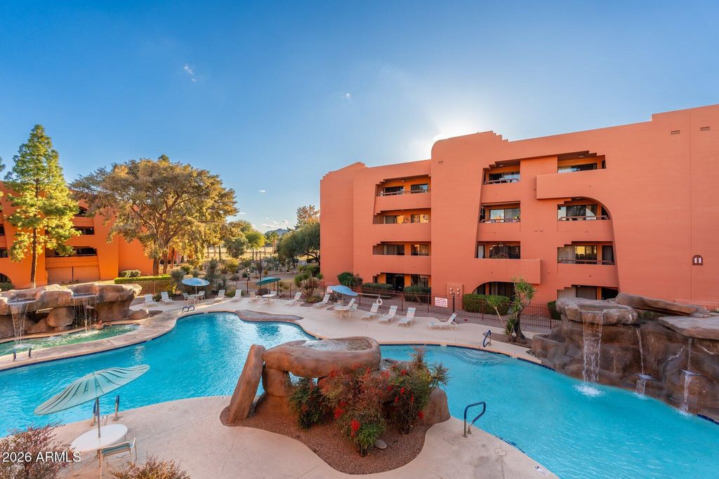 Image 5 of property listing at 12212 N Paradise Village Parkway S 129, Phoenix, AZ 85032