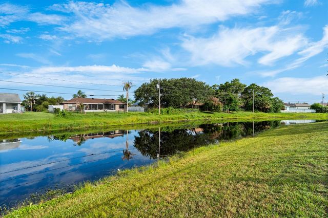 2367 SE Rock Springs Drive, Port St. Lucie, FL 34952