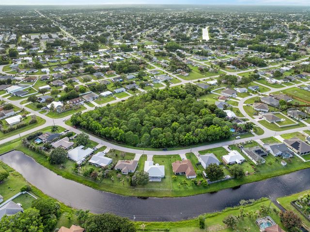 2367 SE Rock Springs Drive, Port St. Lucie, FL 34952