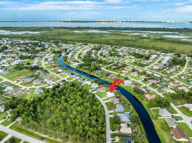 2367 SE Rock Springs Drive, Port St. Lucie, FL 34952