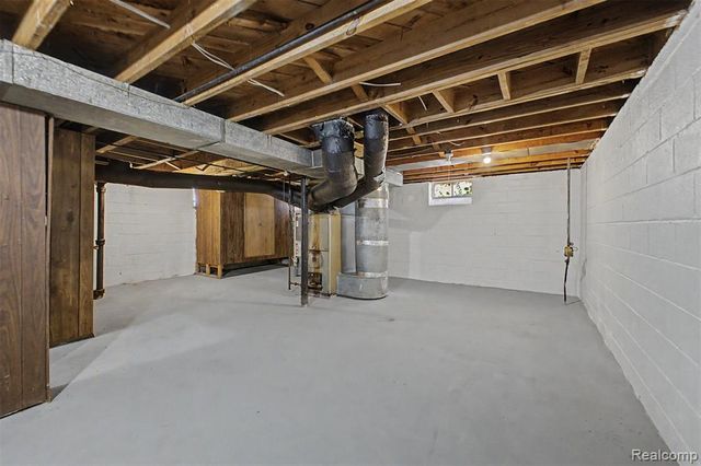 8835 Robson Street, Detroit, MI 48228