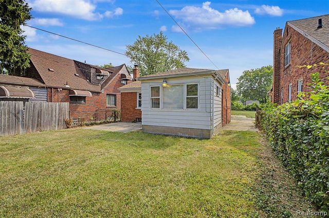 8835 Robson Street, Detroit, MI 48228