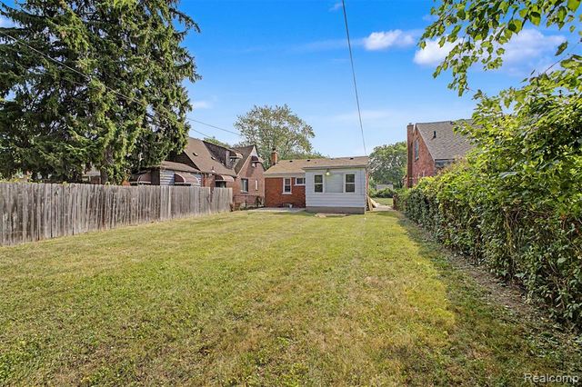 8835 Robson Street, Detroit, MI 48228