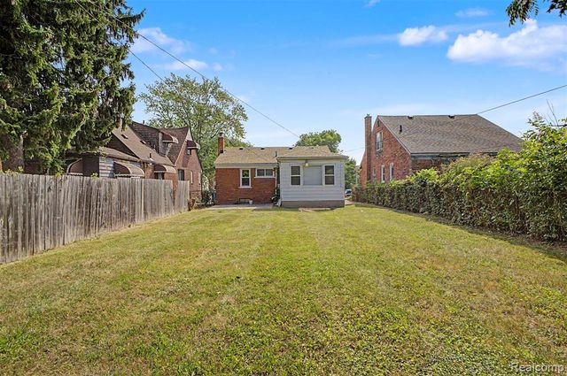 8835 Robson Street, Detroit, MI 48228