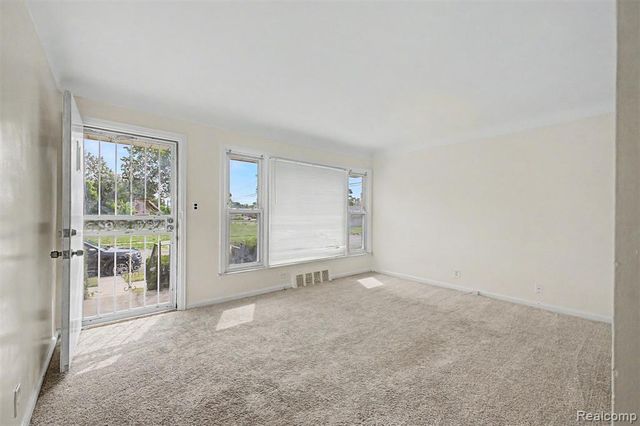 8835 Robson Street, Detroit, MI 48228