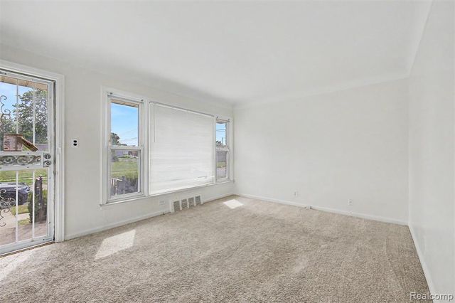 8835 Robson Street, Detroit, MI 48228