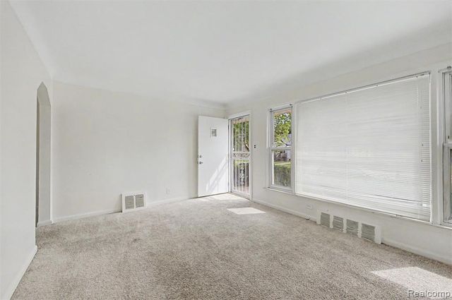 8835 Robson Street, Detroit, MI 48228