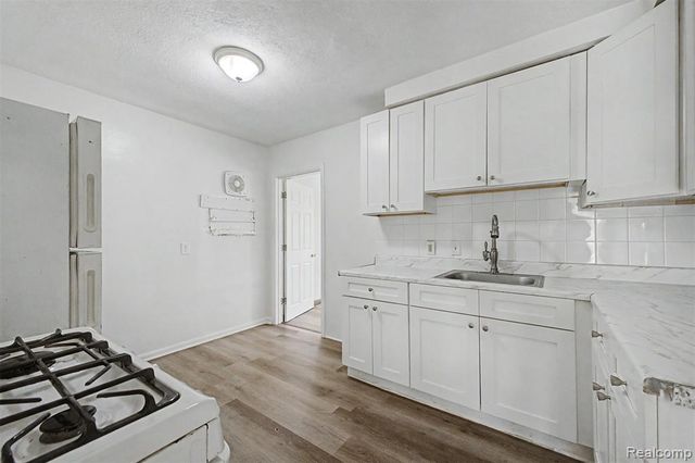 8835 Robson Street, Detroit, MI 48228