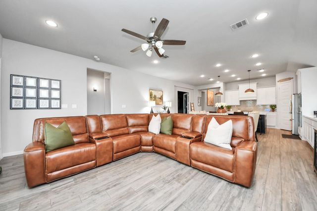 1711 Rustling Creek Drive, Missouri City, TX 77459