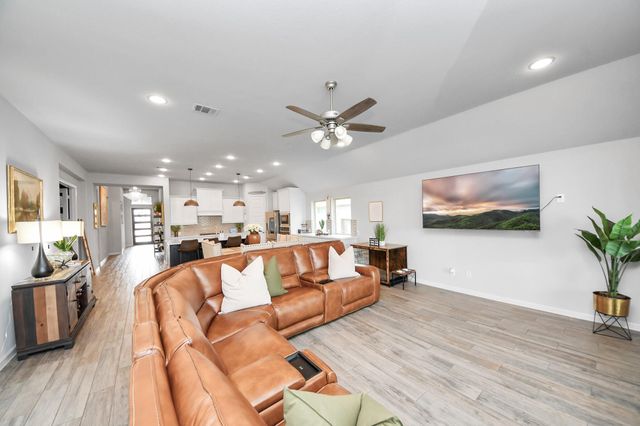 1711 Rustling Creek Drive, Missouri City, TX 77459