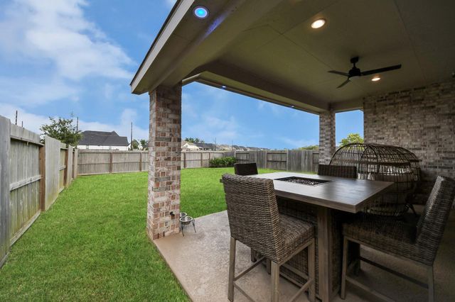 1711 Rustling Creek Drive, Missouri City, TX 77459