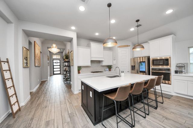 1711 Rustling Creek Drive, Missouri City, TX 77459