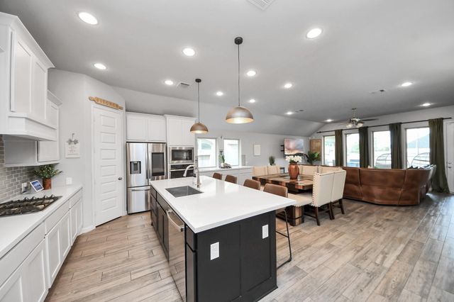 1711 Rustling Creek Drive, Missouri City, TX 77459