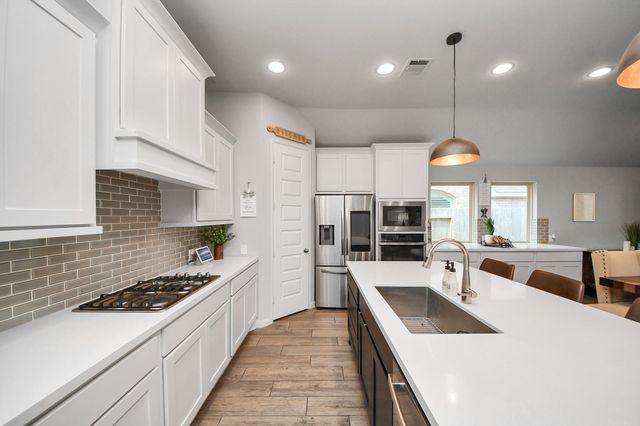 1711 Rustling Creek Drive, Missouri City, TX 77459