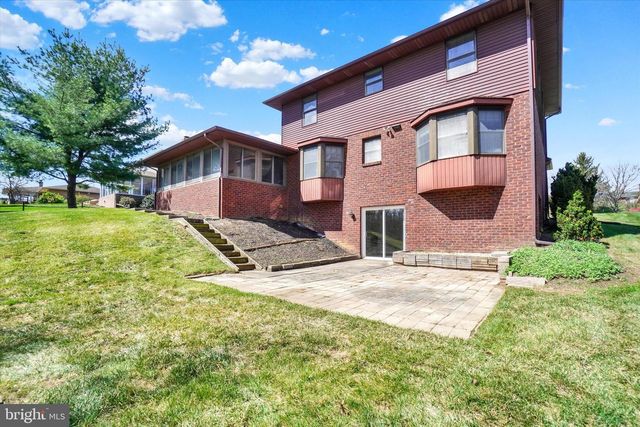 3745 STARVIEW DR, York, PA 17402