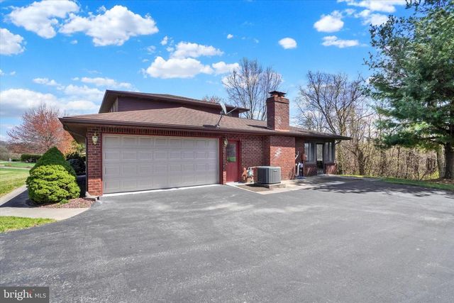 3745 STARVIEW DR, York, PA 17402