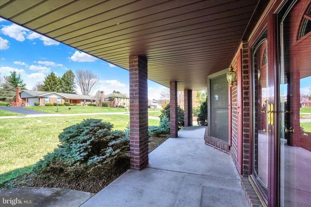 3745 STARVIEW DR, York, PA 17402