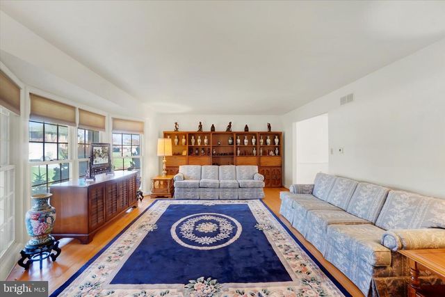 3745 STARVIEW DR, York, PA 17402