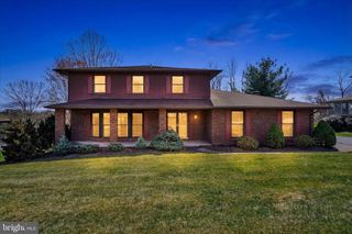 3745 STARVIEW DR, York, PA 17402