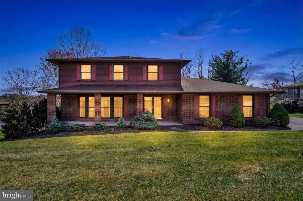 3745 STARVIEW DR, York, PA 17402