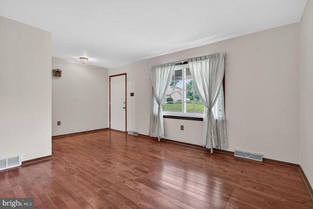 426 SIOUX DR, Mechanicsburg, PA 17050