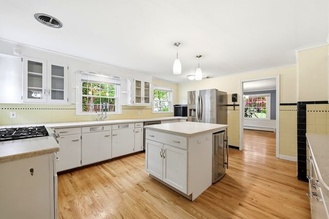 130 Connecticut Ave, Springfield, MA 01104