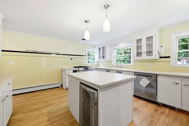 130 Connecticut Ave, Springfield, MA 01104
