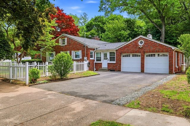 130 Connecticut Ave, Springfield, MA 01104