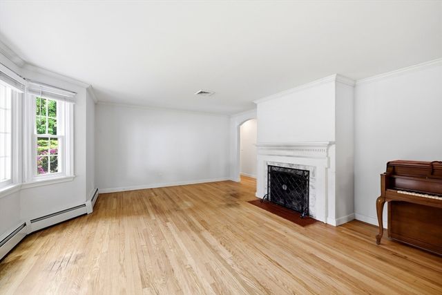 130 Connecticut Ave, Springfield, MA 01104