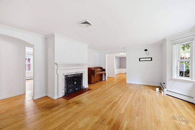 130 Connecticut Ave, Springfield, MA 01104