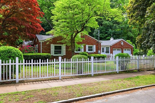 130 Connecticut Ave, Springfield, MA 01104