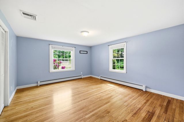 130 Connecticut Ave, Springfield, MA 01104